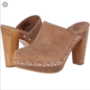 UGG: 15 Minutes Perf Clog/Mule 9